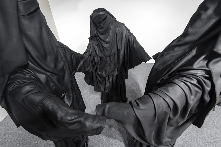 Niqab (Les Trois), Sven Bergelt
